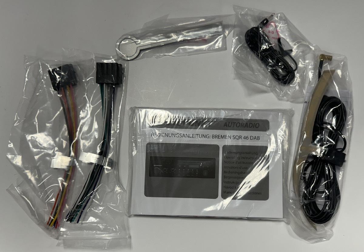 BLAUPUNKT SINGLE DIN MECHLESS RETRO RADIO 4V 3 PAIR RCA USB SD BT (BREMEN SQR46DAB)